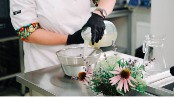 Презентуємо відеоролик з приготування страв і напоїв СТАРОПАНСЬКОЇ КУХНІ XVI-XIX століття